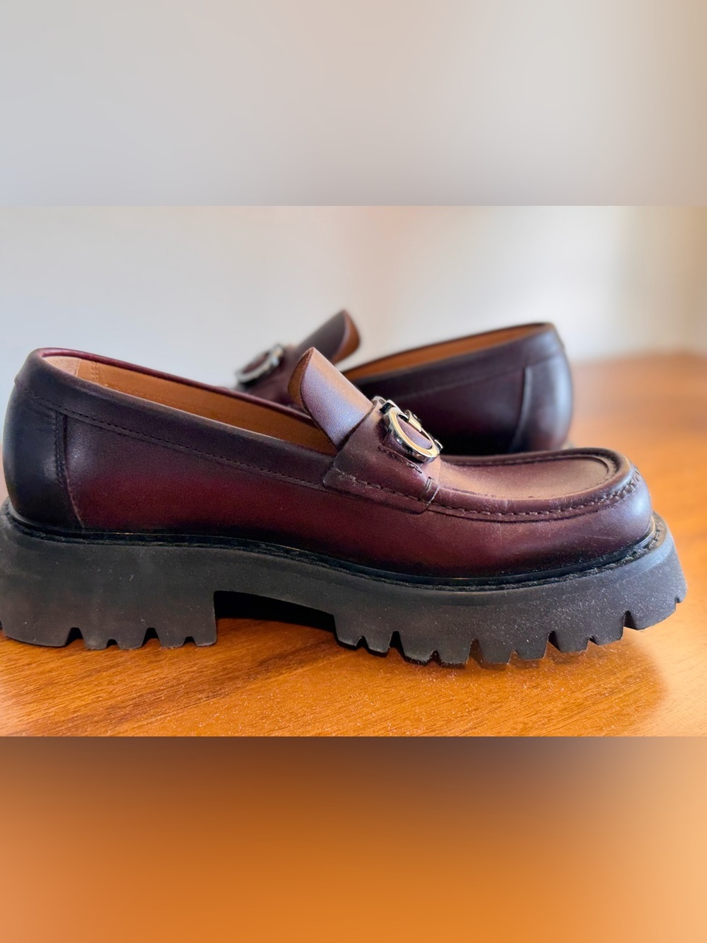 NIB Ferragamo Gancini Lug Sole Burgundy Leather Loafers Size 8.5 C - Picture 7 of 14